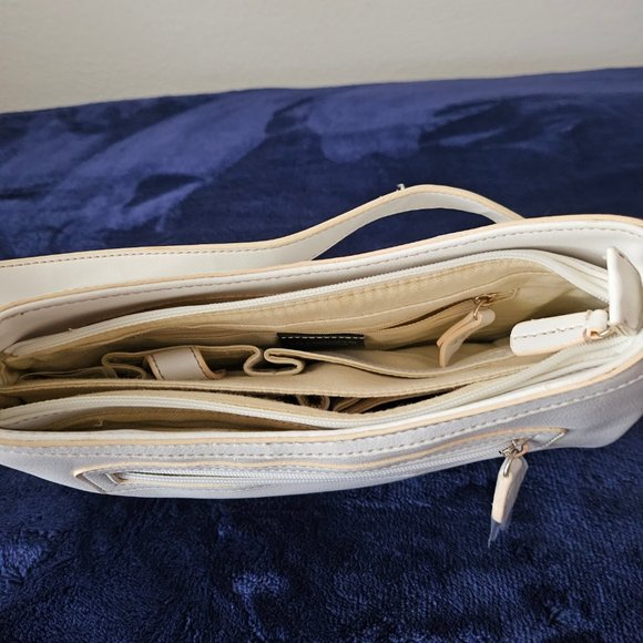 Purse - Picture 2 of 3